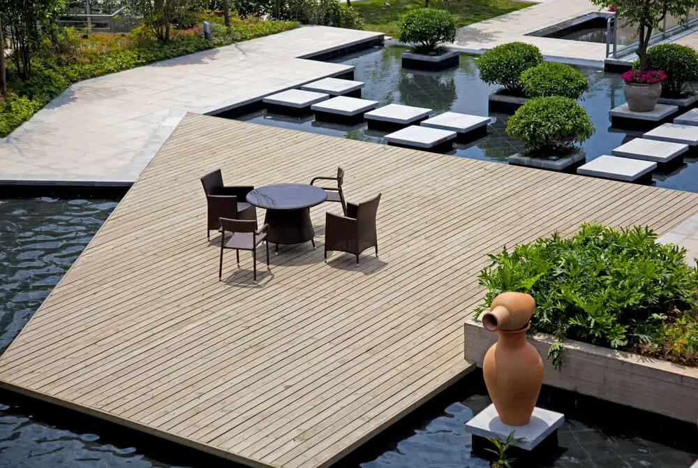 Stylish Outdoor Living with Composite Decking (1)